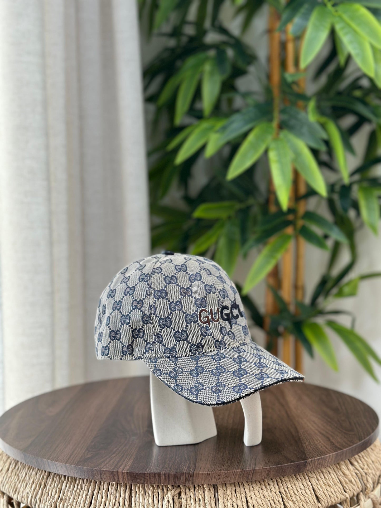Gucci | GG Canvas Baseball Hat – White / Black