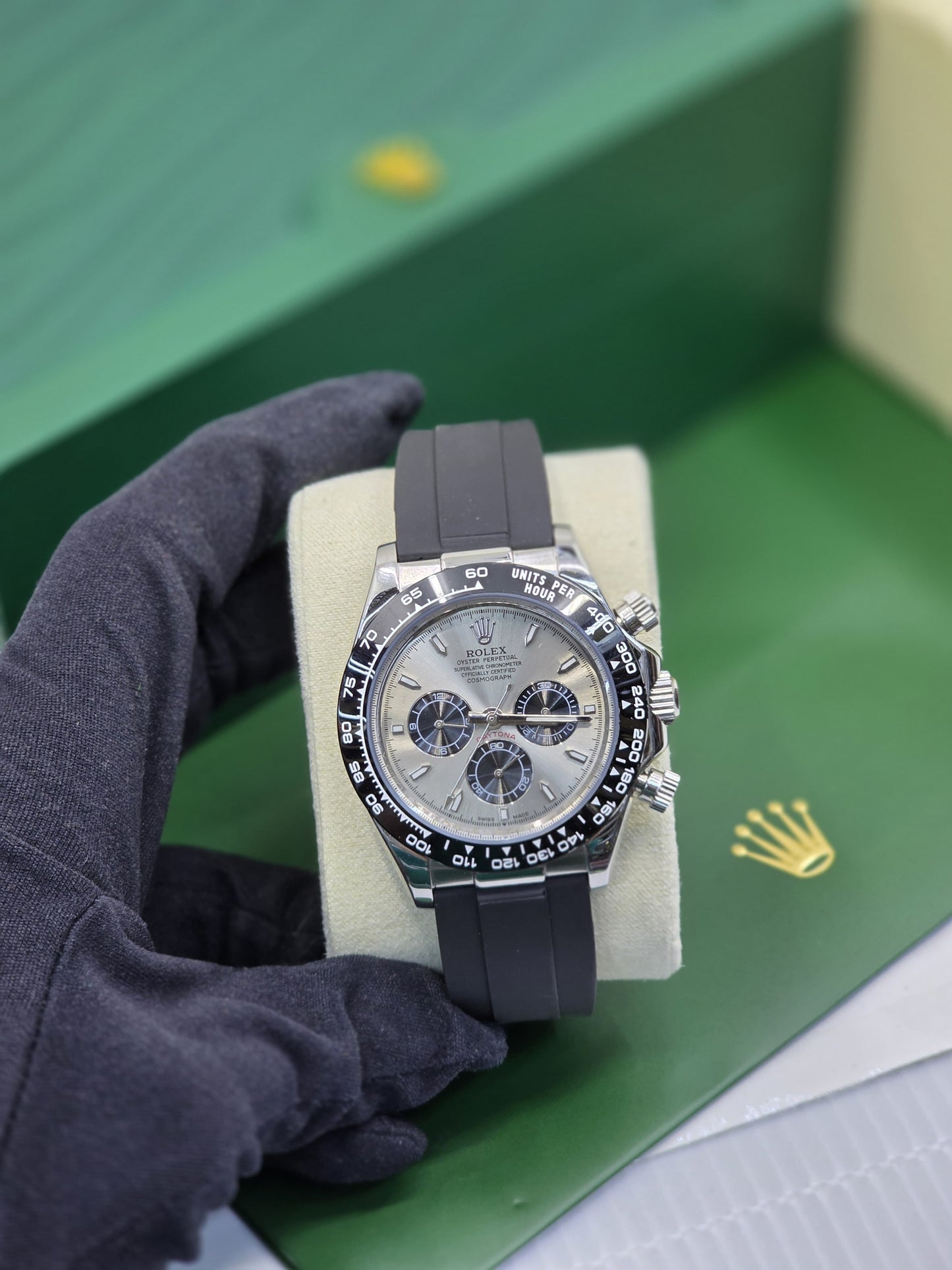 Rolex | Cosmograph Daytona Everose Chocolate Oysterflex Watch – Gold