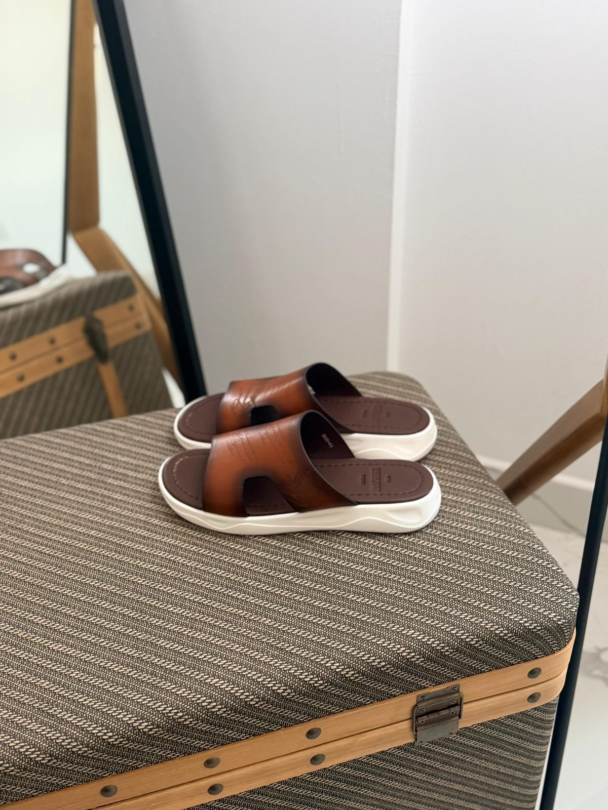 Hermès | Empire Poppy Feu Sandals – Orange