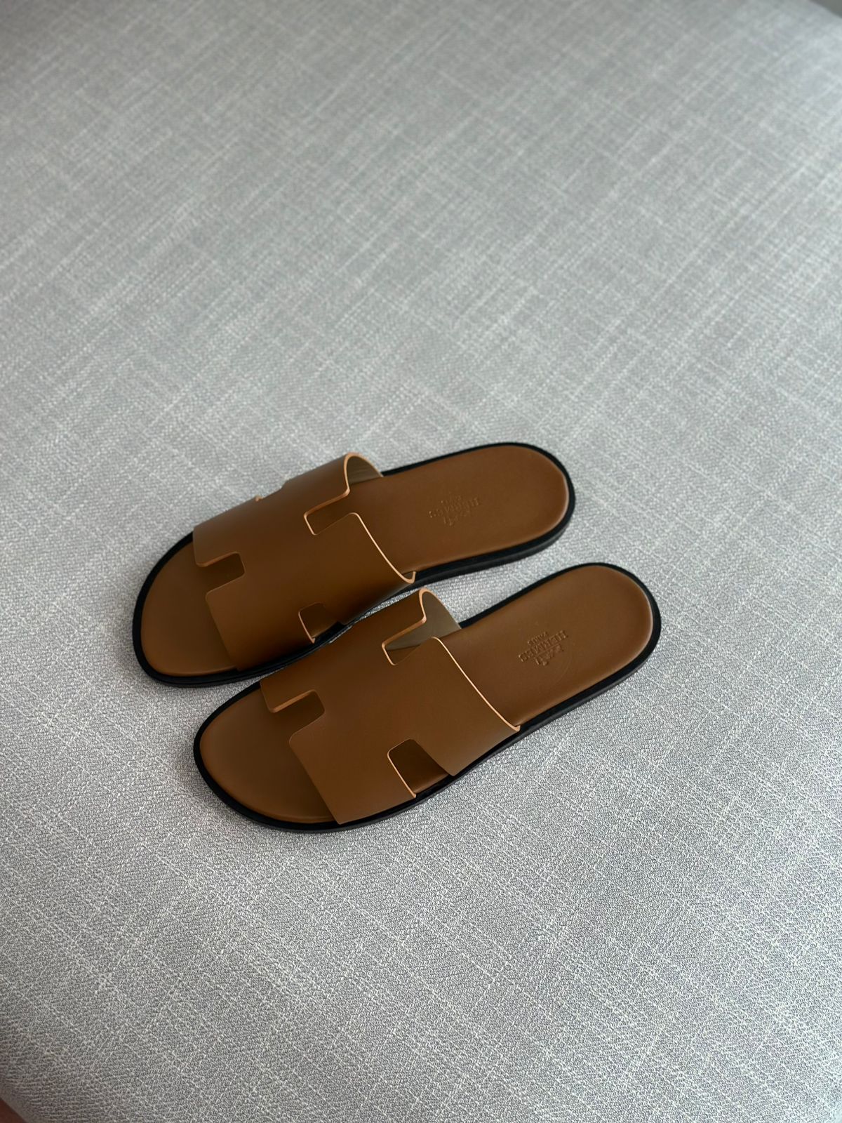 Hermès | Izmir Sandals – Gold / Tan