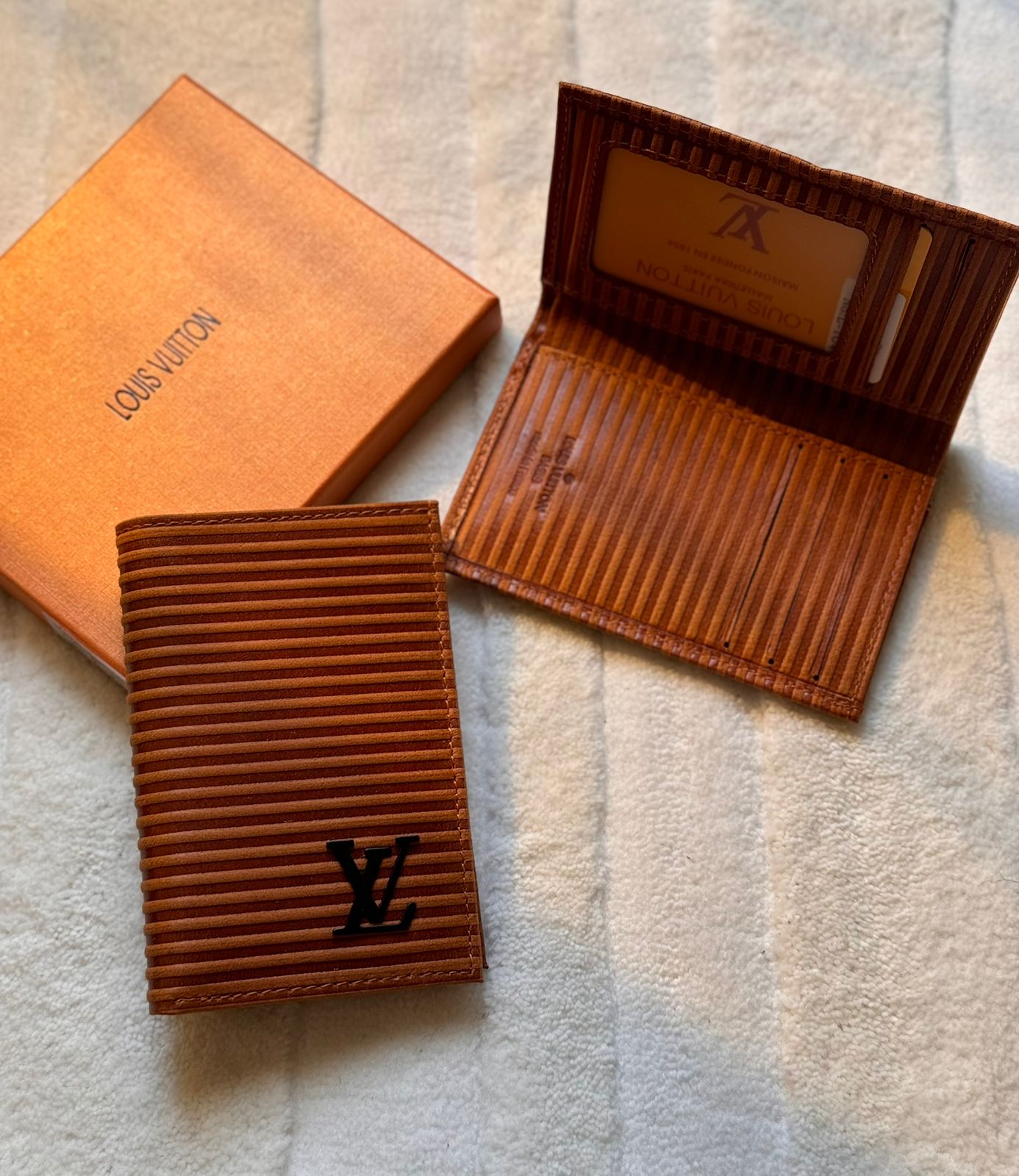 Louis Vuitton | Multiple Souvenir Patches Wallet – Brown / Multicolor