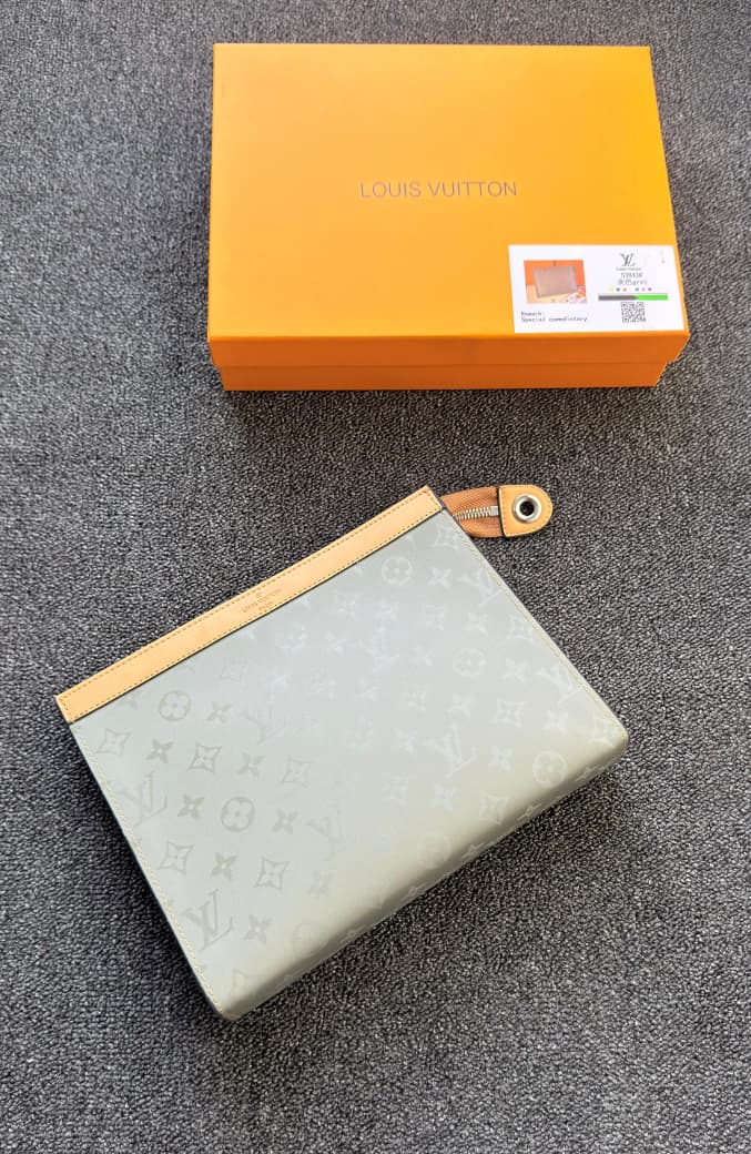 Louis Vuitton | Damier Pouch – Ebene / Brown