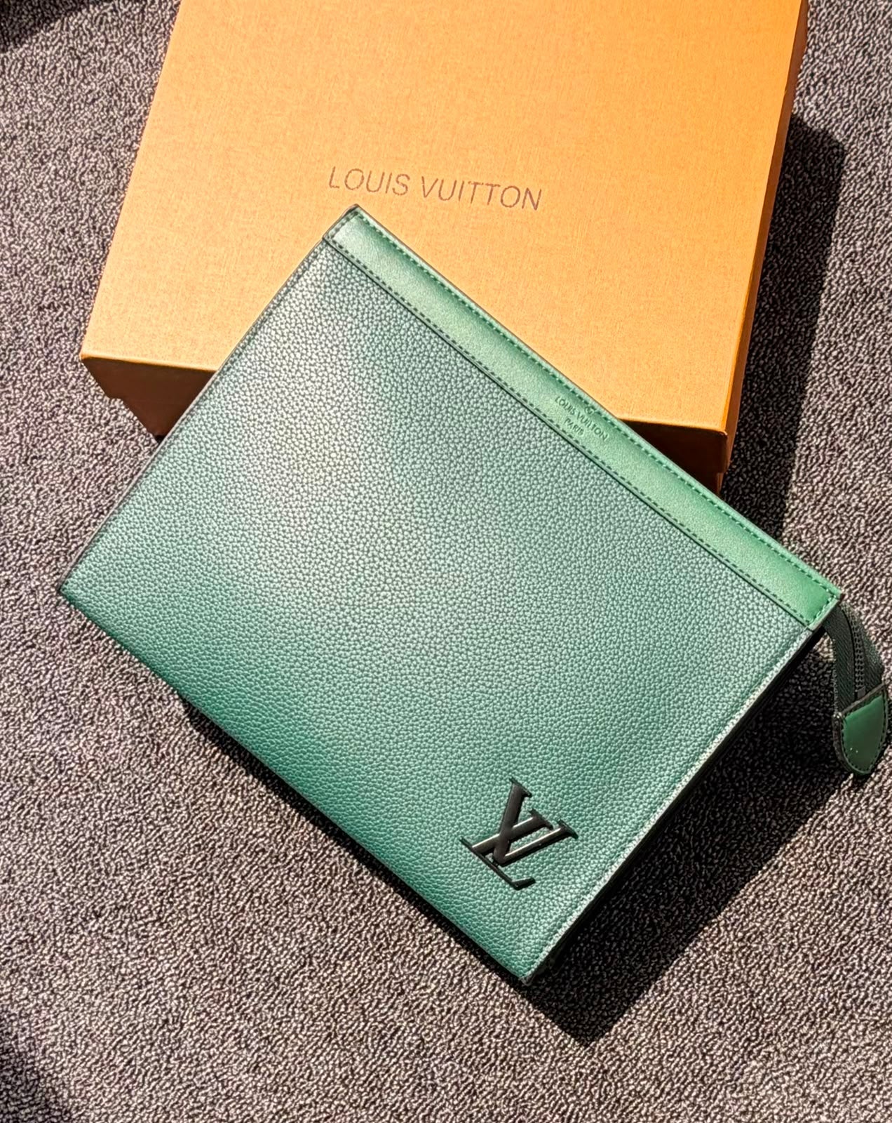 Louis Vuitton | Damier Graphite Pouch – Black / Charcoal / Grey