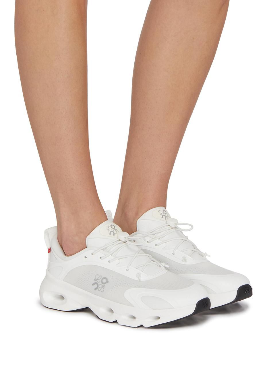 On Cloud | Cloudsolo Loewe Sneakers – White / Light Grey