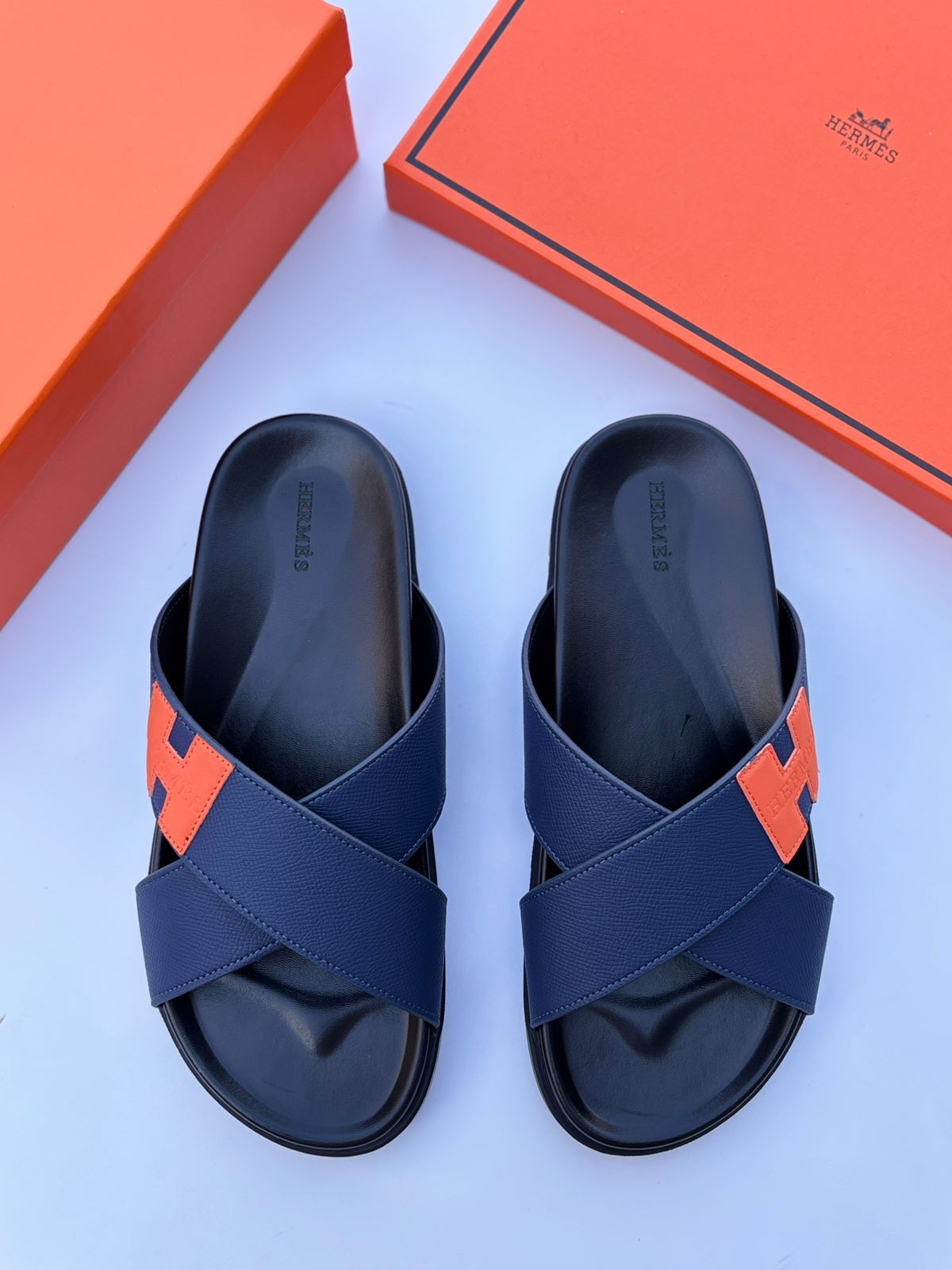 Hermès | Chypre Sandals – Orange / Noir