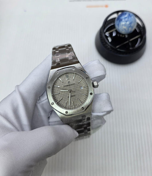 Audemars Piguet | Royal Oak Selfwinding Jumbo Watch – Yellow / Gold / Champagne