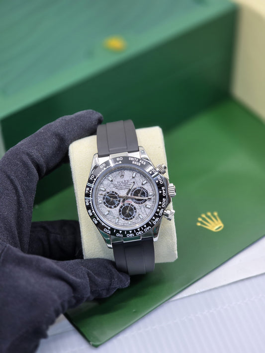 Rolex | Cosmograph Daytona Oysterflex Watch – Yellow / Gold / White