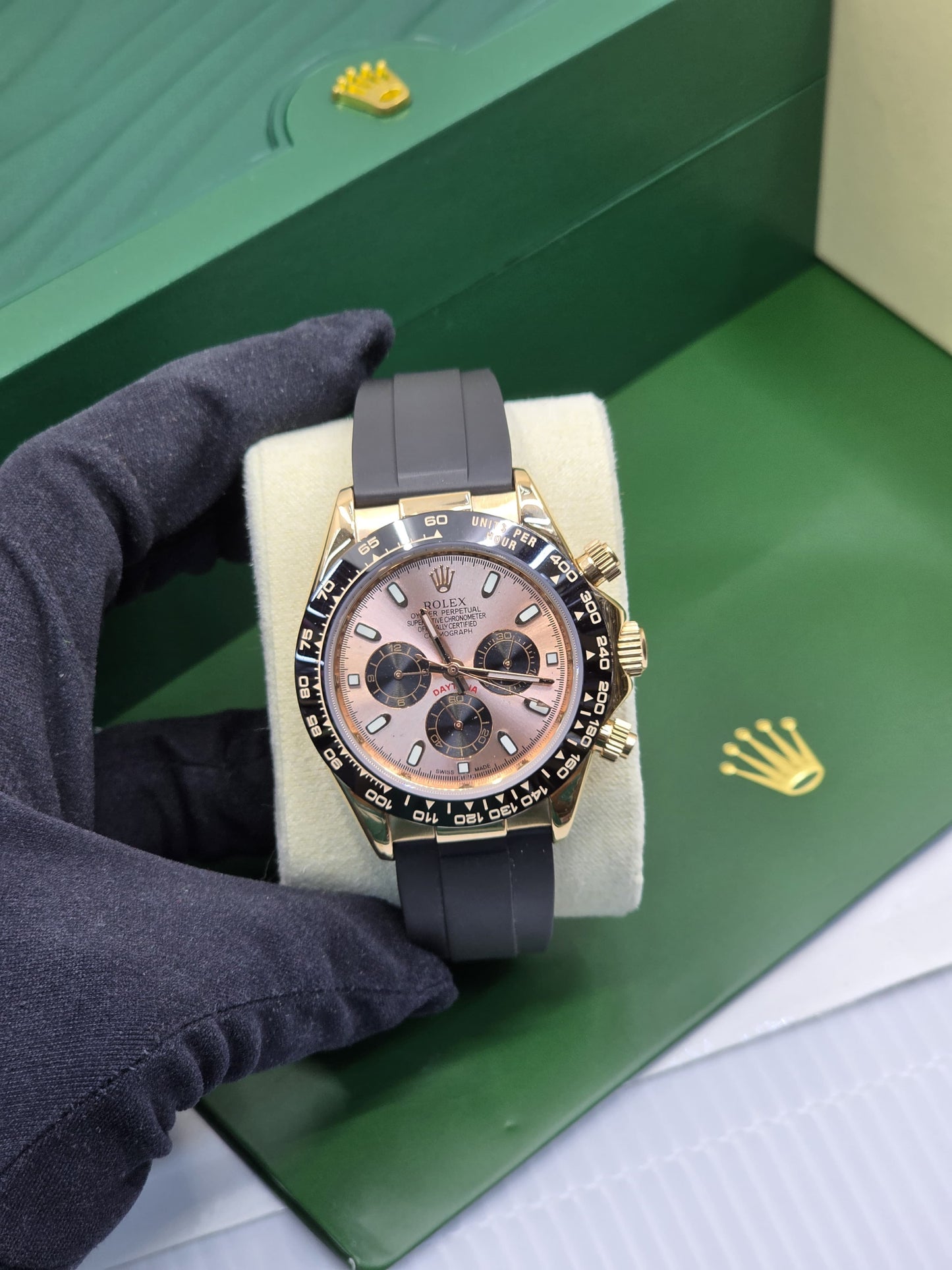 Rolex | Cosmograph Daytona Oysterflex Watch – Yellow / Gold / Black