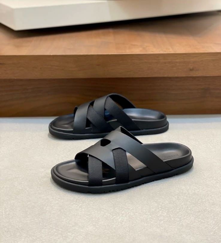 Hermès | Eric Sandals – Noir / Beige