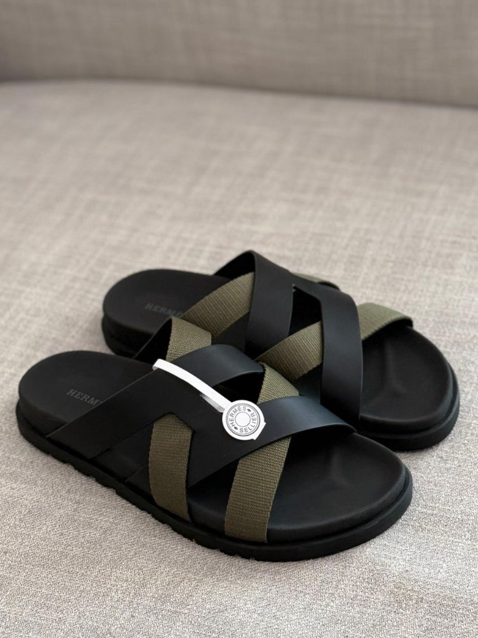 Hermès | Eric Sandals – Gold / Noir