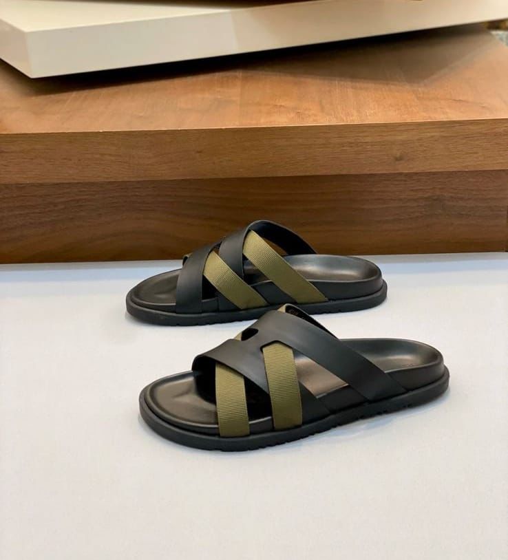 Hermès | Eric Sandals – Gold / Noir