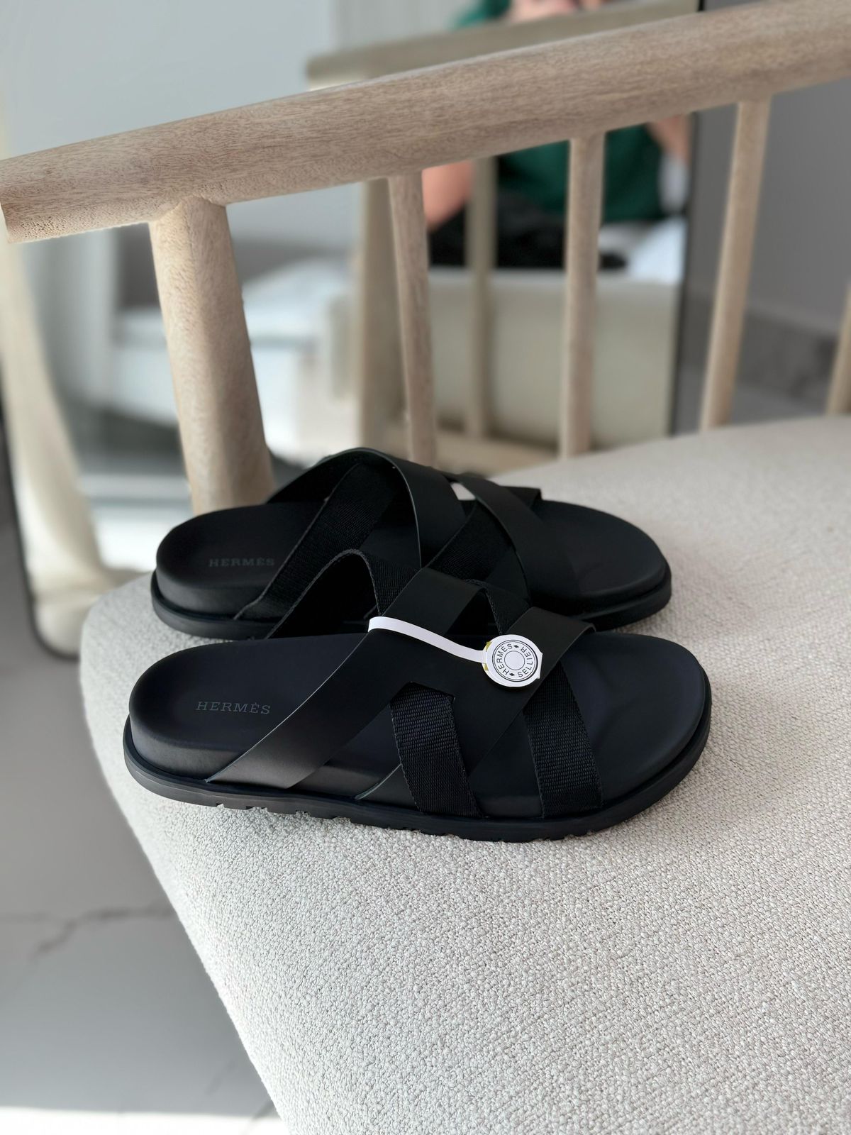 Hermès | Eric Sandals – Noir / Beige