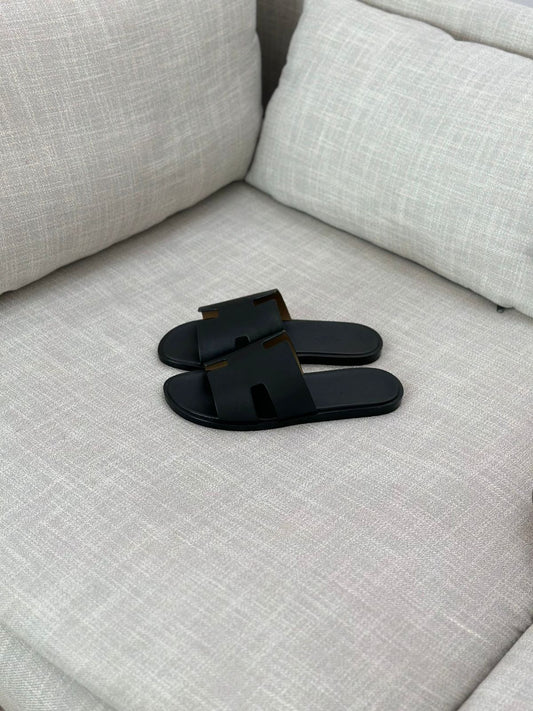 Hermès | Izmir Sandals – Gold / Tan