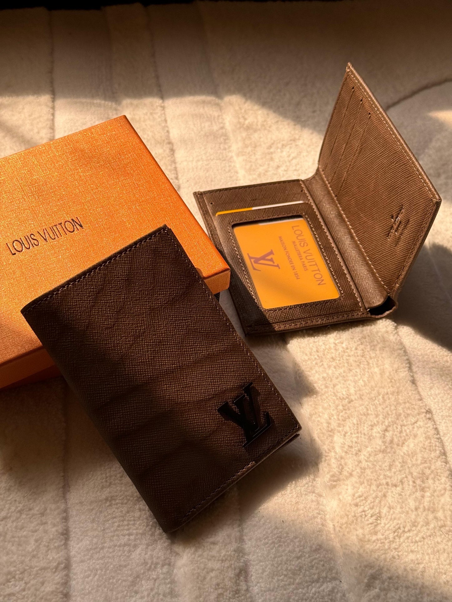 Louis Vuitton | Epi Striated Pocket Organizer – Cognac / Light Brown