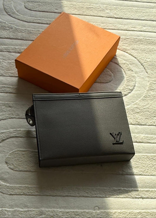 Louis Vuitton | x Nba Pouch – White / Blue / Red
