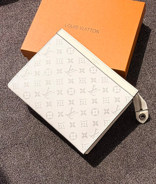 Louis Vuitton | Monogram Camouflage Pouch – Green / Khaki