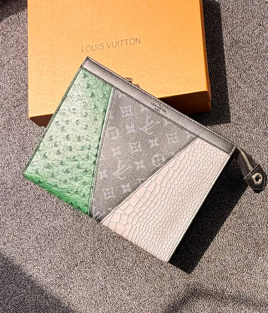 Louis Vuitton | Monogram Camouflage Portrait Pouch – Brown / Khaki / Multicolor
