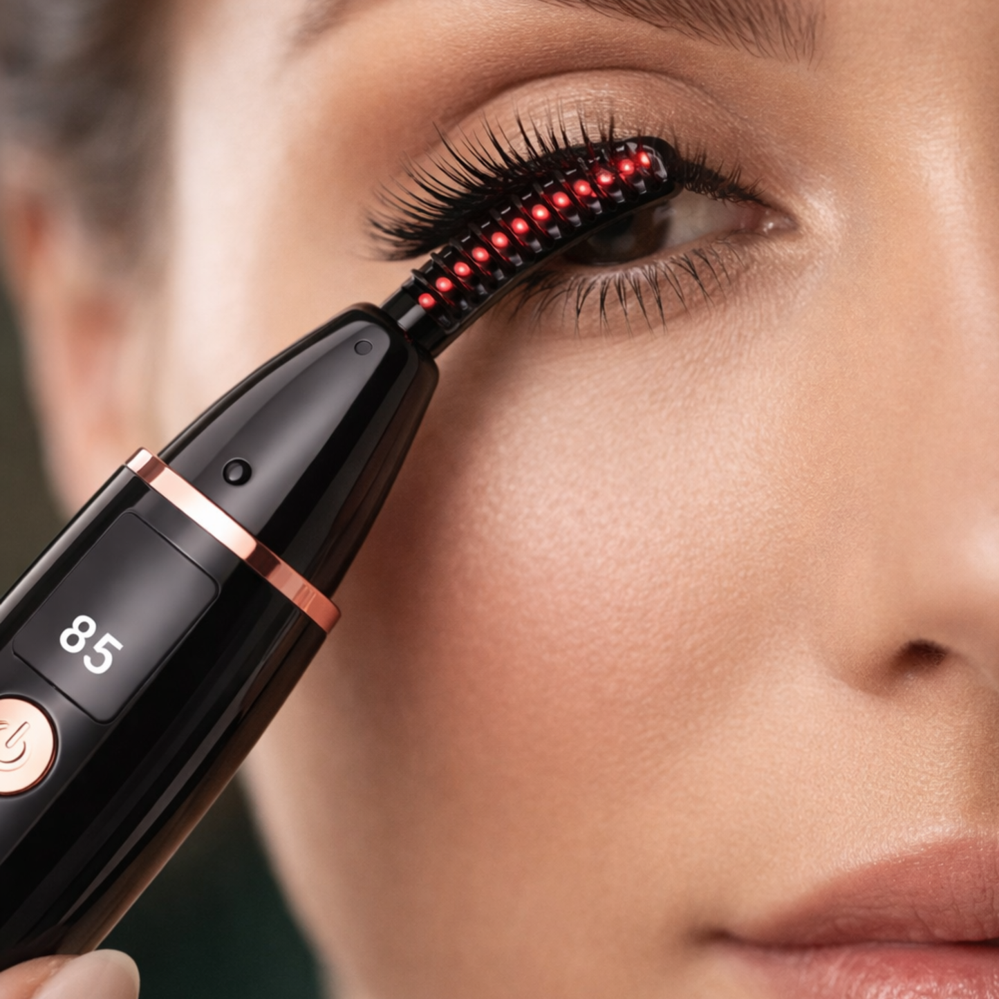 Luxe Heated Eyelash Curler – Soft Lift & Long-Lasting Curl