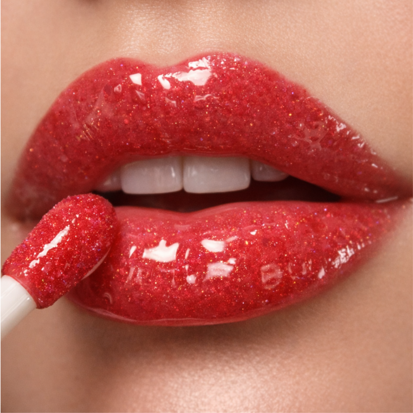 Hydrating Lip Oil – Glossy Shine & Soft-Lip Finish